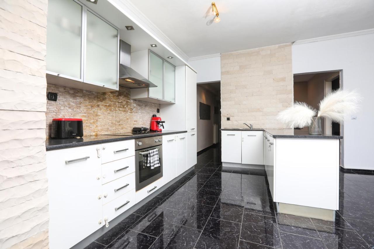 Luxury Apartments Christos กูเวีย ภายนอก รูปภาพ