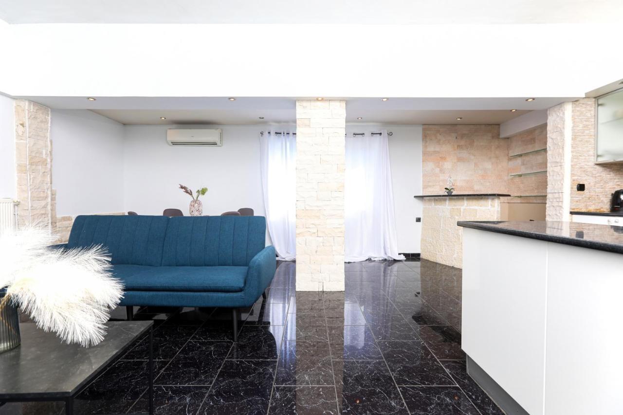 Luxury Apartments Christos กูเวีย ภายนอก รูปภาพ